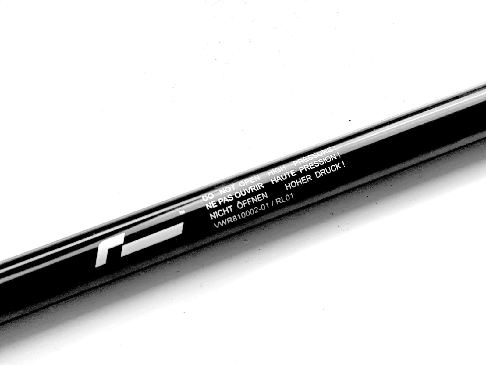 Racingline-Bonnet-Strut_close